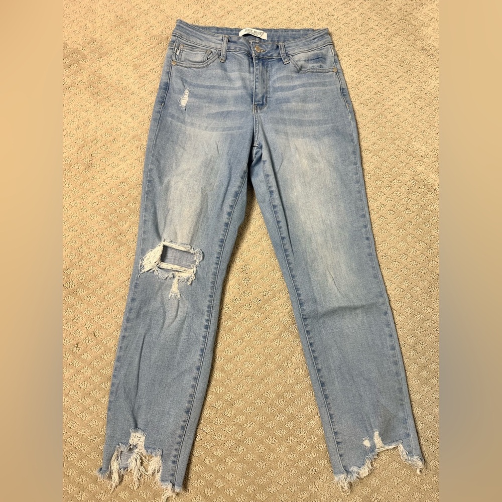 Sz 5 or 27 Judy Blue light wash shark bite straight leg distress jeans